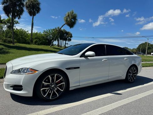 Used 2013 Jaguar XJ L Supercharged image 9