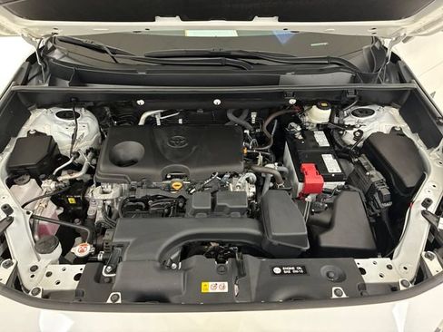 Used 2022 Toyota RAV4 XLE Premium AWD/4WD image 11