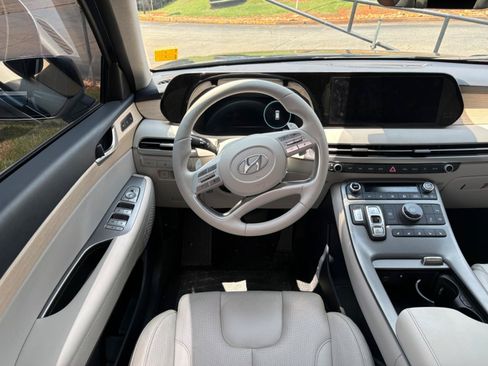 Used 2023 Hyundai Palisade Limited FWD image 23