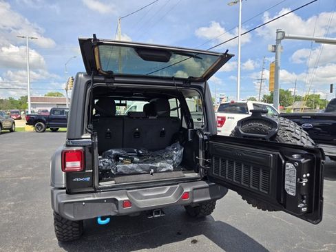 Used 2023 Jeep Wrangler Unlimited w/ Cold Weather Group AWD/4WD image 36