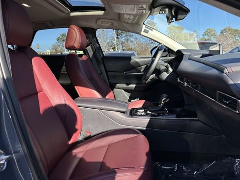 Used 2025 MAZDA CX-30 AWD 2.5 S w/ Preferred Package image 24