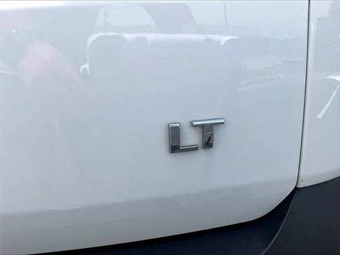 Used 2020 Chevrolet Traverse LT w/ LT Premium Package AWD/4WD image 23