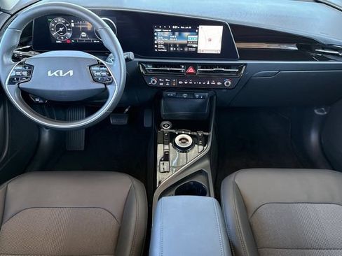 Certified 2024 Kia Niro Wind FWD image 18
