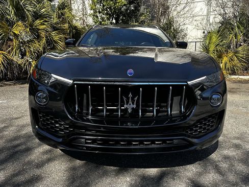 Used 2021 Maserati Levante image 3