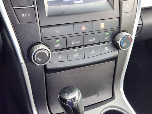 Used 2015 Toyota Camry SE w/ Protection Package FWD image 24