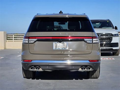 New 2026 Lincoln Aviator Reserve image 6