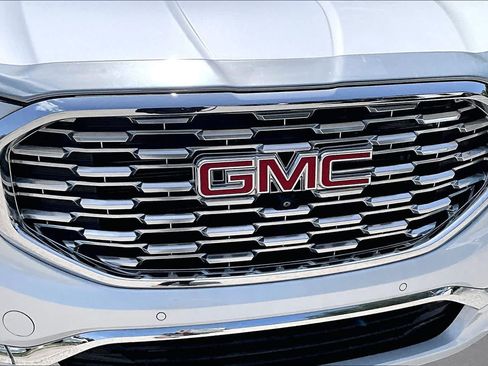 Used 2020 GMC Terrain Denali w/ Denali Premium Package FWD image 30
