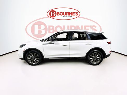 Used 2021 Lincoln Corsair AWD w/ Premium Package image 8