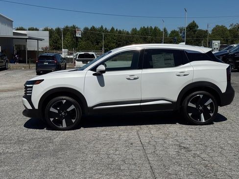 New 2025 Nissan Kicks SR image 6