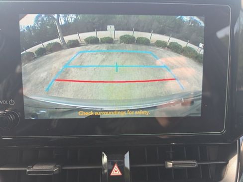 Used 2024 Toyota Corolla LE image 29