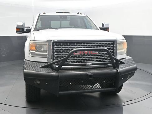 Used 2015 GMC Sierra 2500 Denali w/ Duramax Plus Package AWD/4WD image 10