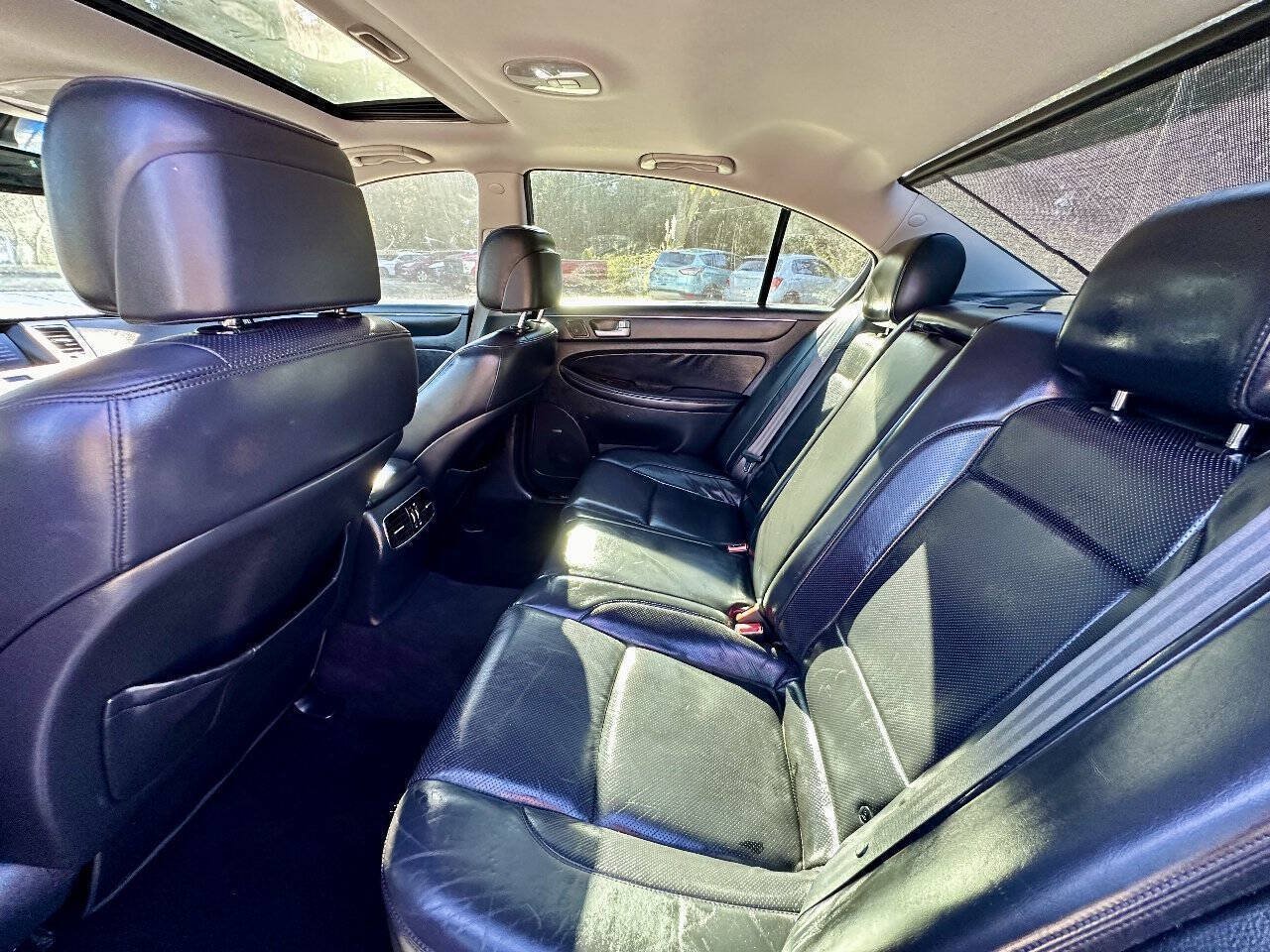 Used 2012 Hyundai Genesis 5.0 R-Spec RWD image 12
