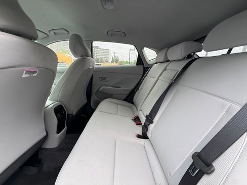 Used 2025 Hyundai Kona SEL AWD/4WD image 16