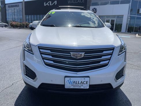 Used 2019 Cadillac XT5 Luxury AWD/4WD image 2