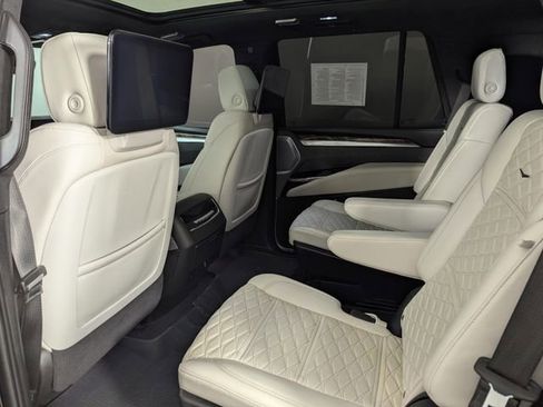 Used 2025 Cadillac Escalade Sport Platinum w/ LPO, Floor Liner Package AWD/4WD image 14