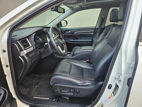 Used 2015 Toyota Highlander Limited Platinum image 10