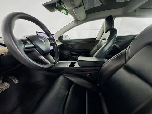 Used 2021 Tesla Model 3 Standard Range Plus image 19