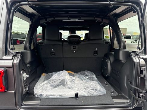 New 2027 Jeep Wrangler Unlimited Sahara AWD/4WD image 22