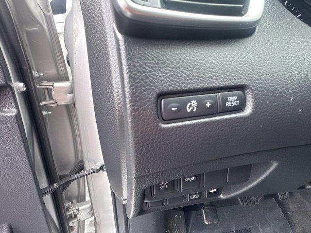Used 2015 Nissan Rogue SV AWD/4WD image 18
