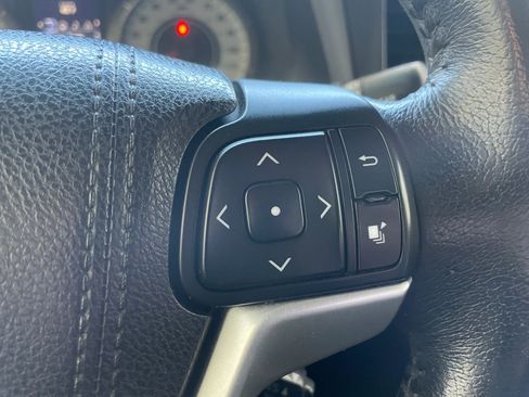 Used 2015 Toyota Sienna SE Premium image 11