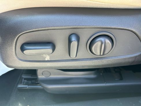 Used 2023 Buick Encore GX Select FWD image 28