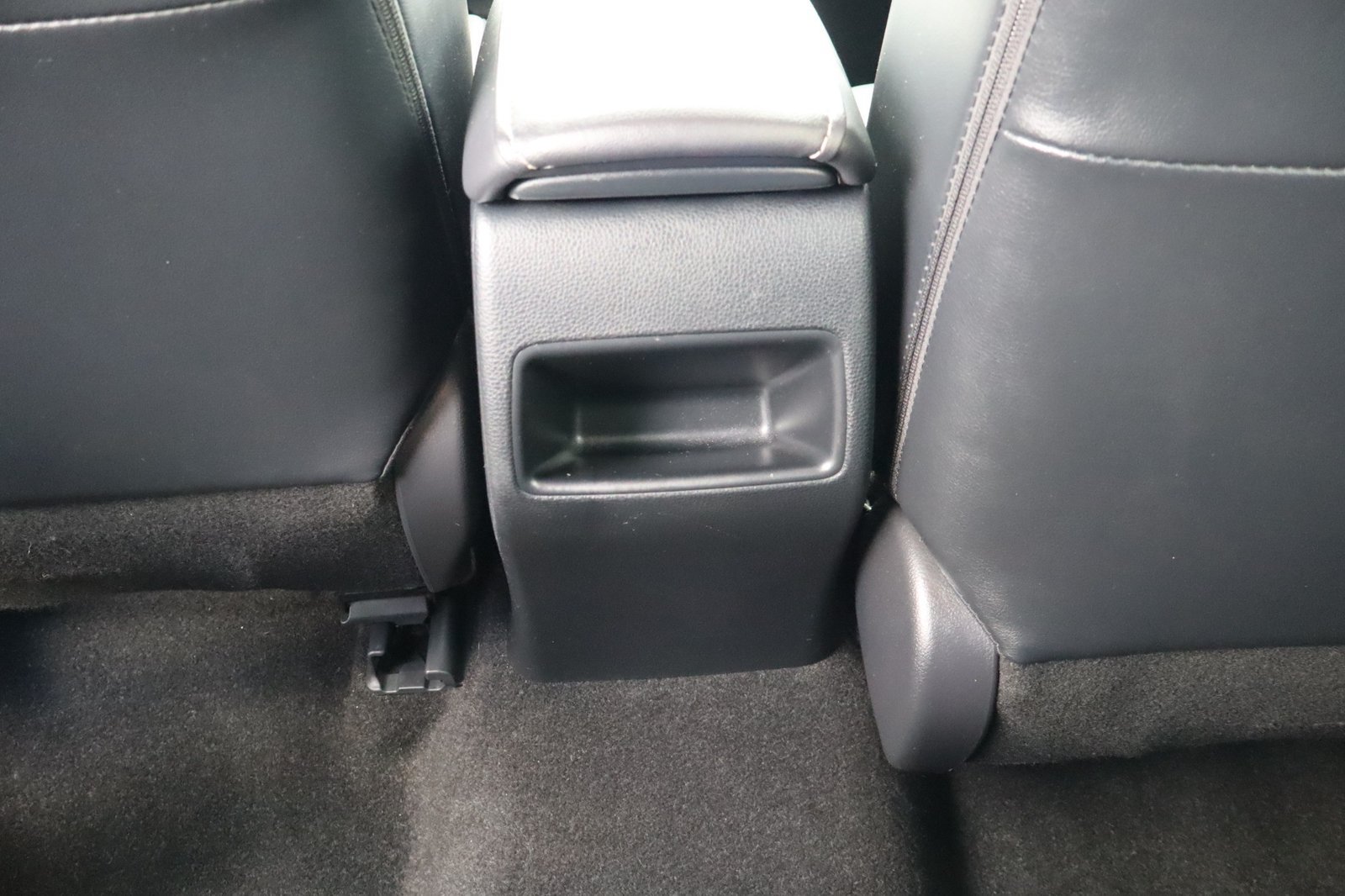 Used 2022 Toyota Corolla LE w/ Premium Interior Package FWD image 34