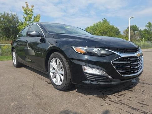 Used 2025 Chevrolet Malibu LT FWD image 1