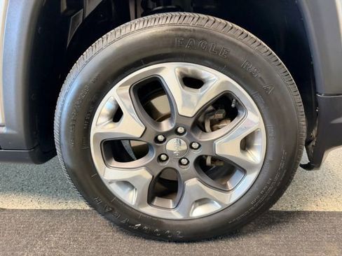 Used 2017 Jeep Compass Limited AWD/4WD image 16