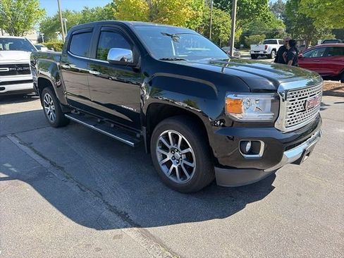 Used 2018 GMC Canyon Denali image 2