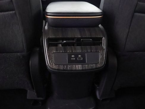 Used 2023 Nissan Ariya VENTURE+ image 44