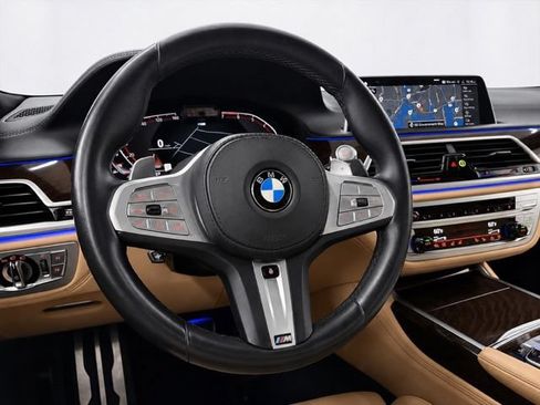 Used 2022 BMW 750i xDrive w/ Executive Package AWD/4WD image 34