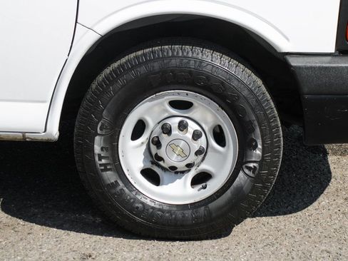 Used 2014 Chevrolet Express 2500 image 33