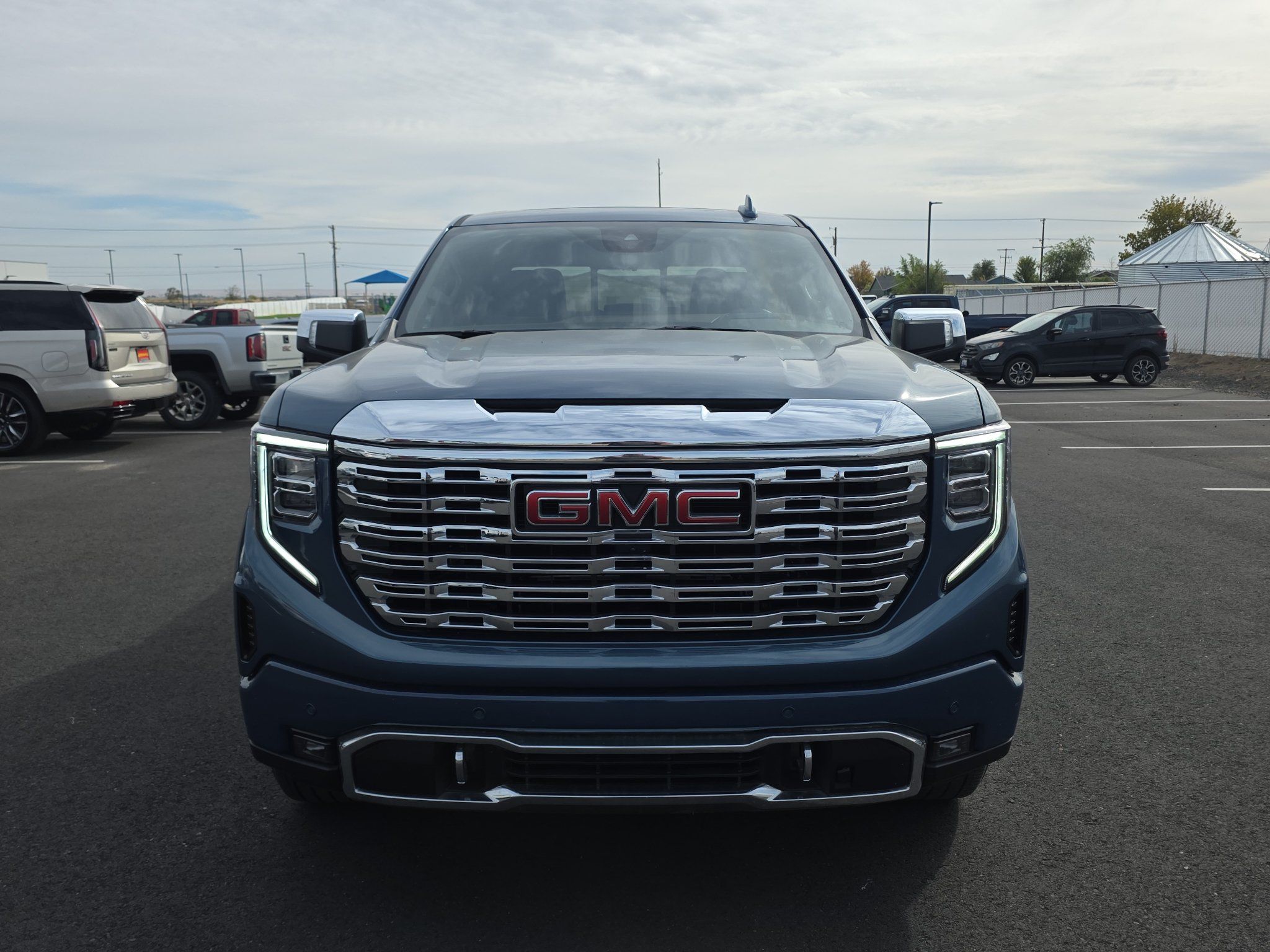Used 2025 GMC Sierra 1500 Denali w/ Denali Reserve Package AWD/4WD image 2