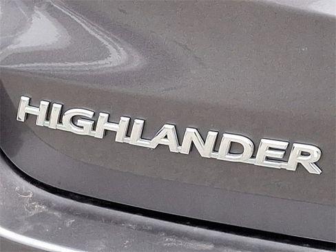 Used 2018 Toyota Highlander Limited image 29