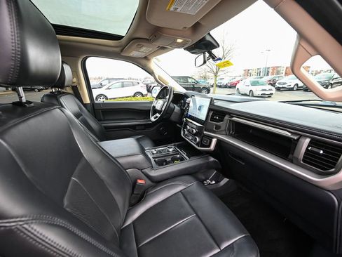 Used 2022 Ford Expedition Max XLT image 25