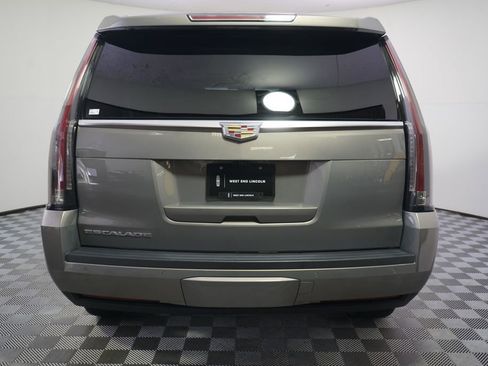 Used 2019 Cadillac Escalade Premium Luxury AWD/4WD image 5