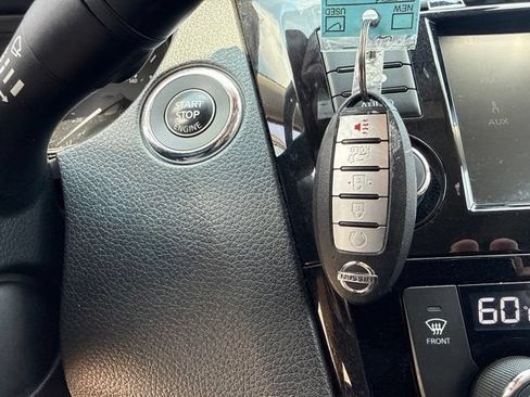 Used 2020 Nissan Rogue SV AWD/4WD image 37