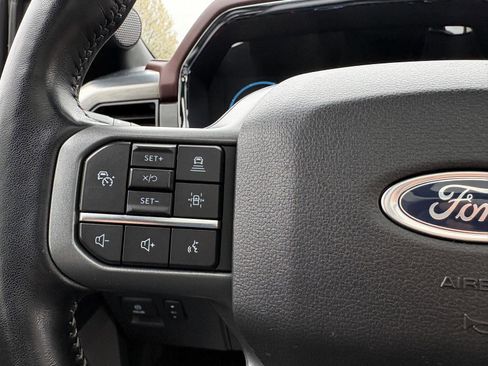 Used 2022 Ford F150 Lariat w/ Equipment Group 502A High AWD/4WD image 11