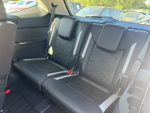 Used 2024 Volkswagen Atlas Peak Edition SE image 7