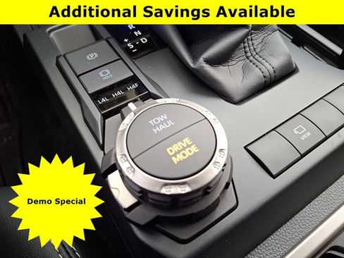 New 2025 Toyota 4Runner Limited AWD/4WD image 17