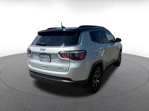 Used 2025 Jeep Compass Limited image 15