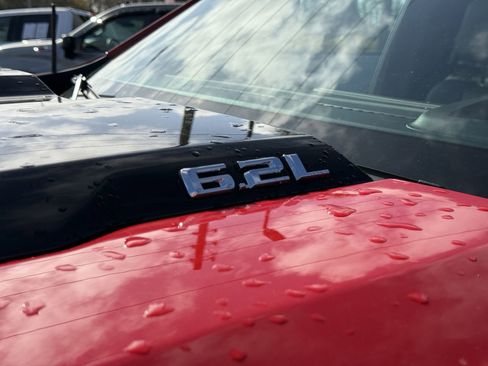 Used 2023 Chevrolet Silverado 1500 ZR2 w/ Technology Package image 9