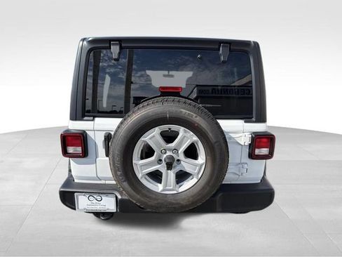 Used 2022 Jeep Wrangler Unlimited Sport AWD/4WD image 6