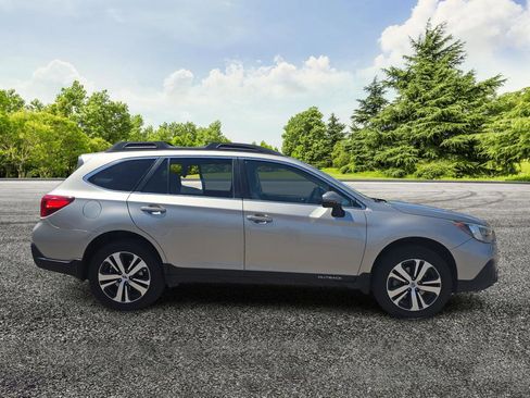 Used 2018 Subaru Outback 2.5i Limited image 8