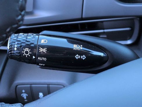 Used 2025 Hyundai Elantra Sport image 27