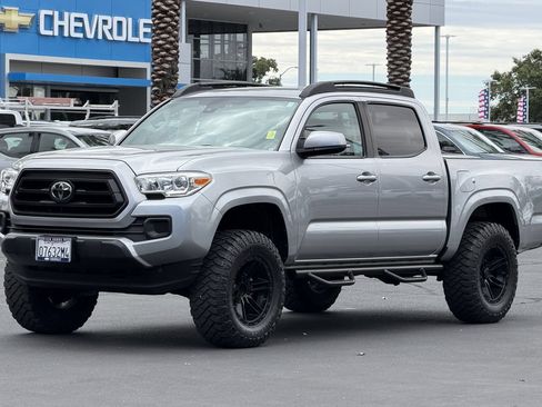 Used 2021 Toyota Tacoma SR RWD image 7