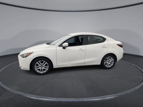 Used 2016 Scion iA image 5