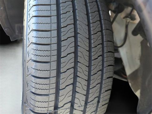 Certified 2020 Nissan Rogue SL w/ Premium Package image 47