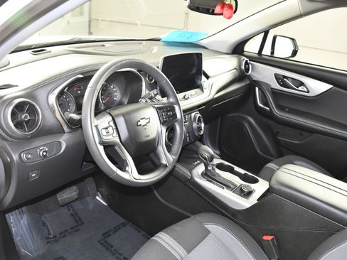 Used 2024 Chevrolet Blazer LT w/ Convenience Package image 2