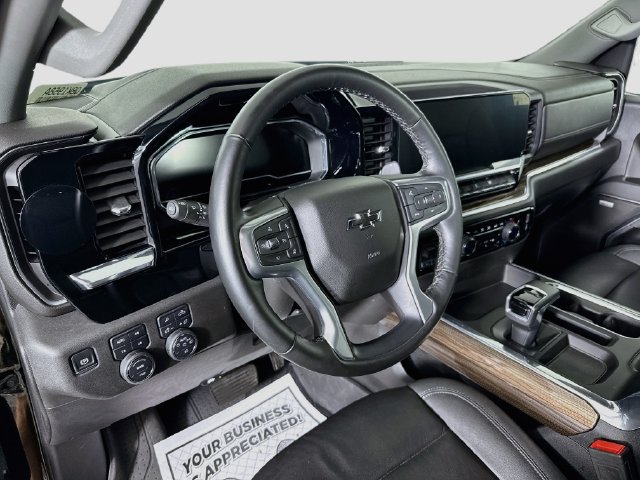 Used 2025 Chevrolet Silverado 1500 RST w/ Convenience Package II AWD/4WD image 9